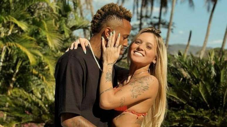 Cássia e Militão apagaram fotos juntos nas redes sociais