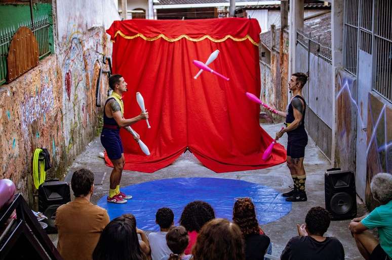 Protejo leva apresentações de circo para o Jardim São Luís