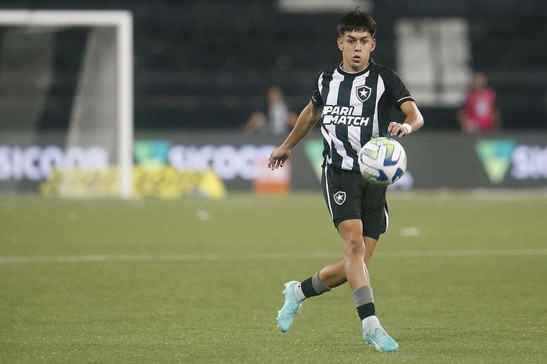 Segovia em ação com a camisa do Botafogo pelo Campeonato Brasileiro –