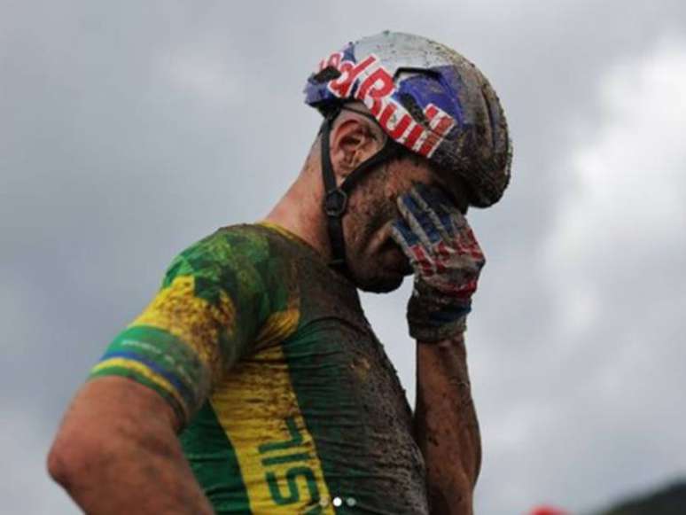 Henrique Avancini &eacute; bicampe&atilde;o da maratona no Mundial de mountain bike.