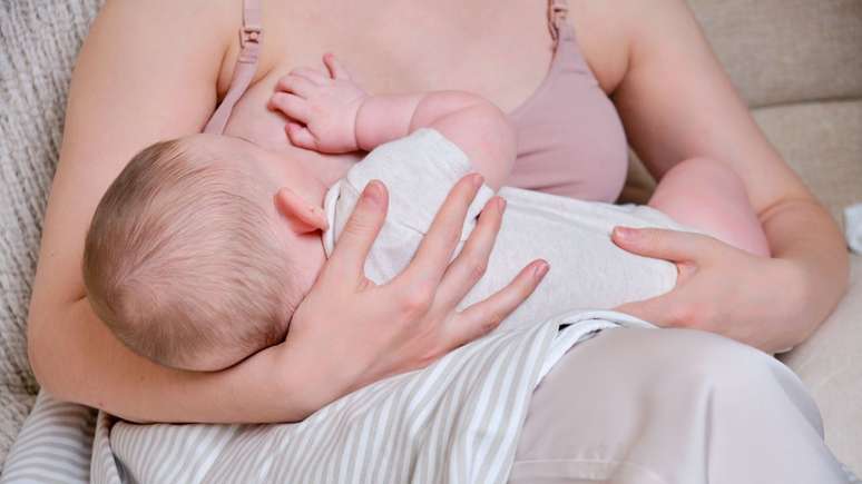 Amamentação ajuda a estreitar os laços entre mãe e bebê -