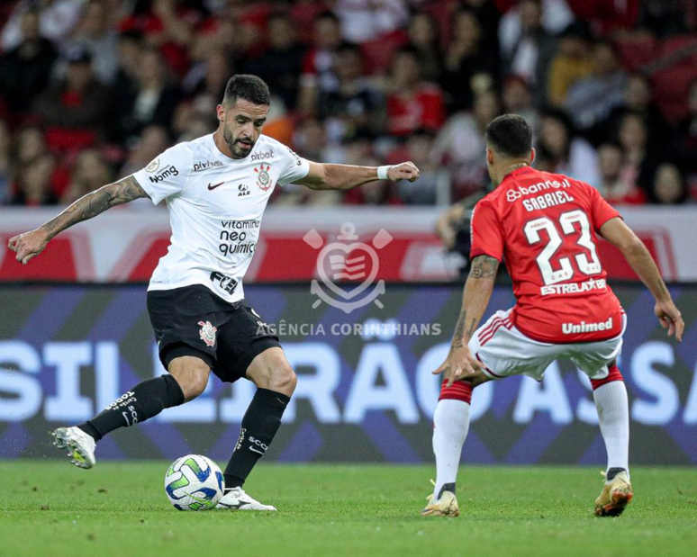 Com gol de Gustavo no fim do jogo, Corinthians empata com a
