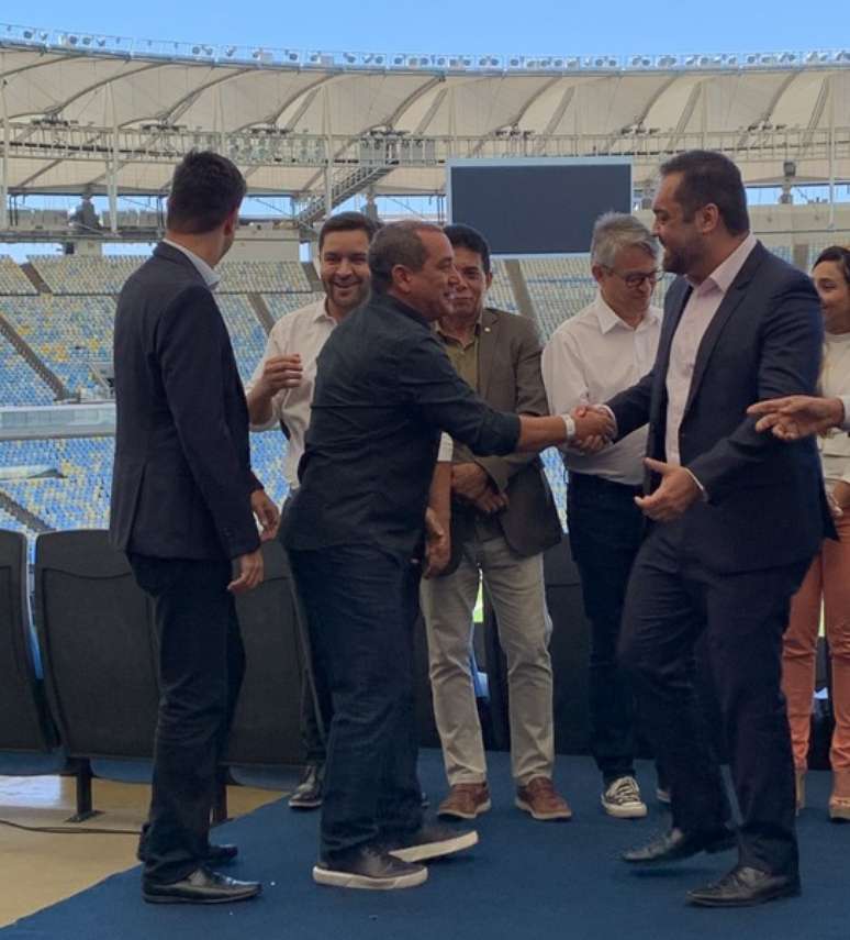 Cl&aacute;udio Castro e Zinho &ndash;