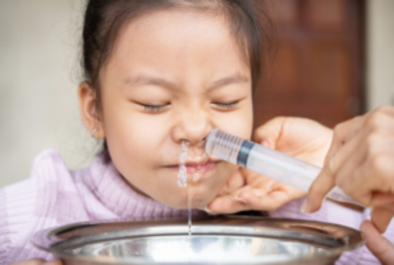 Como fazer lavagem nasal e evitar doenças comuns do inverno