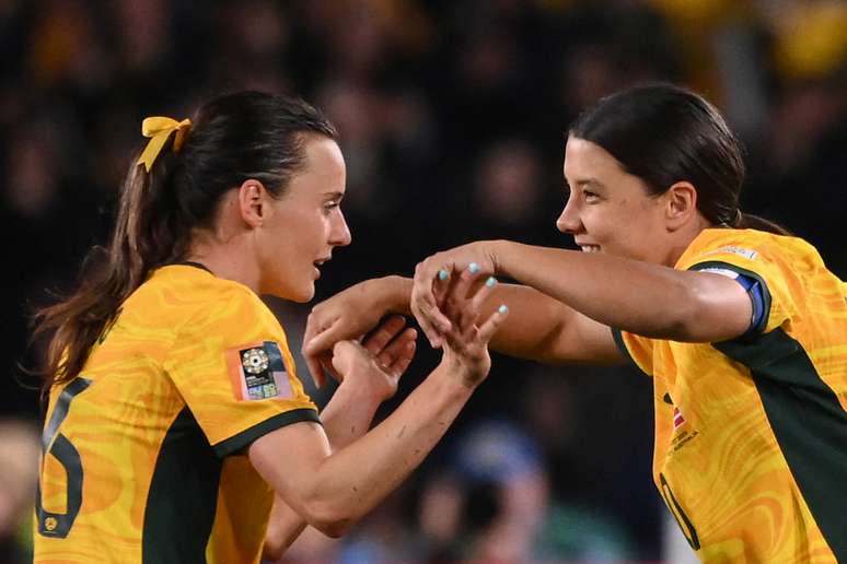 Com estreia de Sam Kerr, Austrália garante o favoritismo e vence a