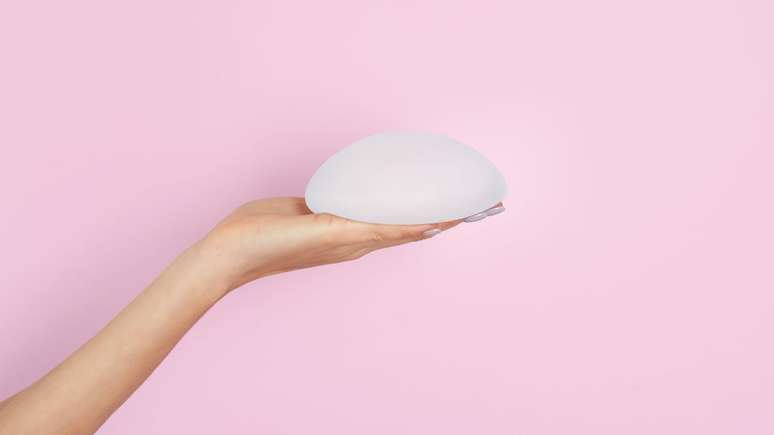 Entenda mais sobre o processo de explante de silicone -