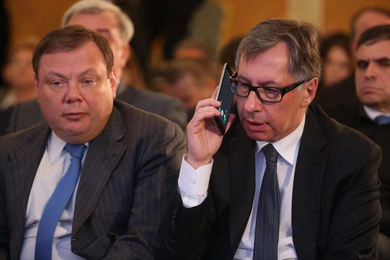 Mikhail Fridman (esquerda) e Pyotr Aven (direita)