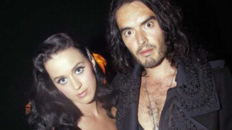 Russell Brand diz que casamento com Katy Perry aconteceu em período 'caótico'