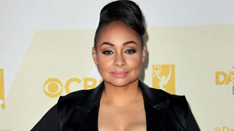 Raven-Symon&eacute; revela que fez cirurgias pl&aacute;sticas na adolesc&ecirc;ncia: "Meu pai sugeriu enfaticamente"