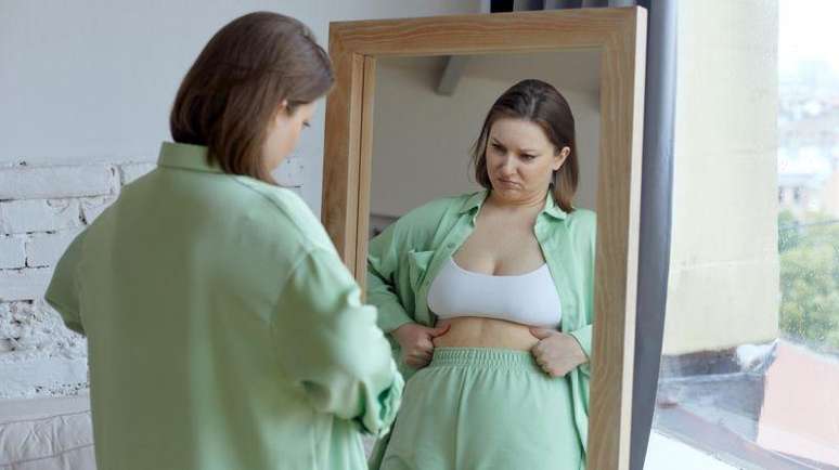 Muitas vezes as pessoas 'colocam a barriga para dentro' para mudar apar&ecirc;ncia