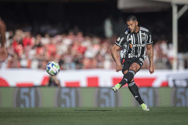 Hulk marcou aos 3 minutos do primeiro tempo, de falta 