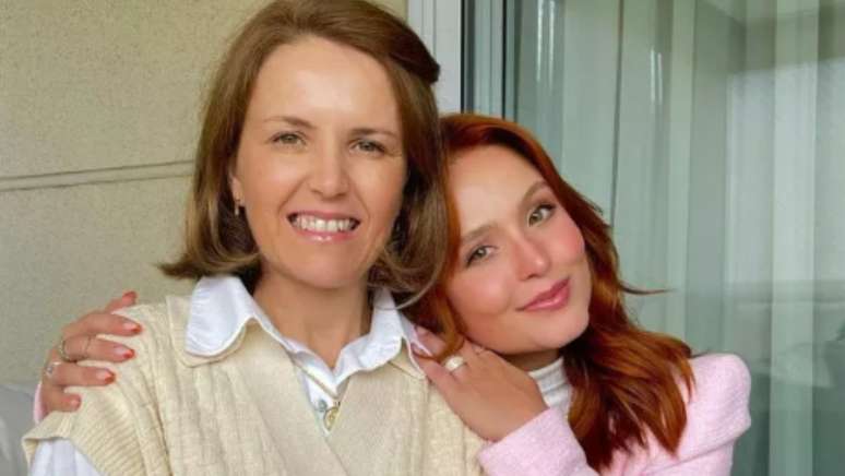 Larissa Manoela e m&atilde;e (Reprodu&ccedil;&atilde;o/Instagram)