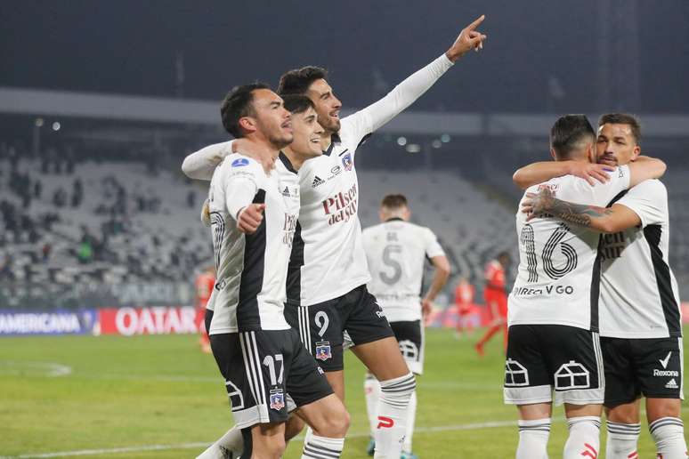 Martin Lucero em a&ccedil;&atilde;o pelo Colo-Colo do Chile (Photo by JAVIER TORRES/AFP via Getty Images)