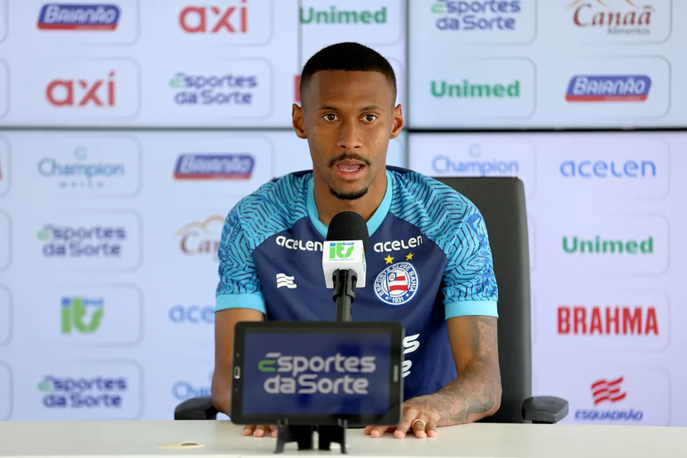 Ademir, atacante do Bahia &mdash;