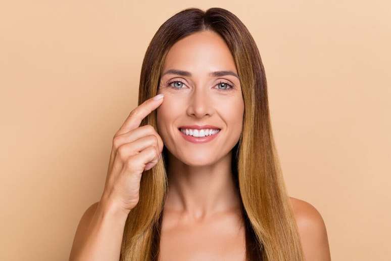 Filling dark circles with hyaluronic acid is not recommended for people with clotting problems 