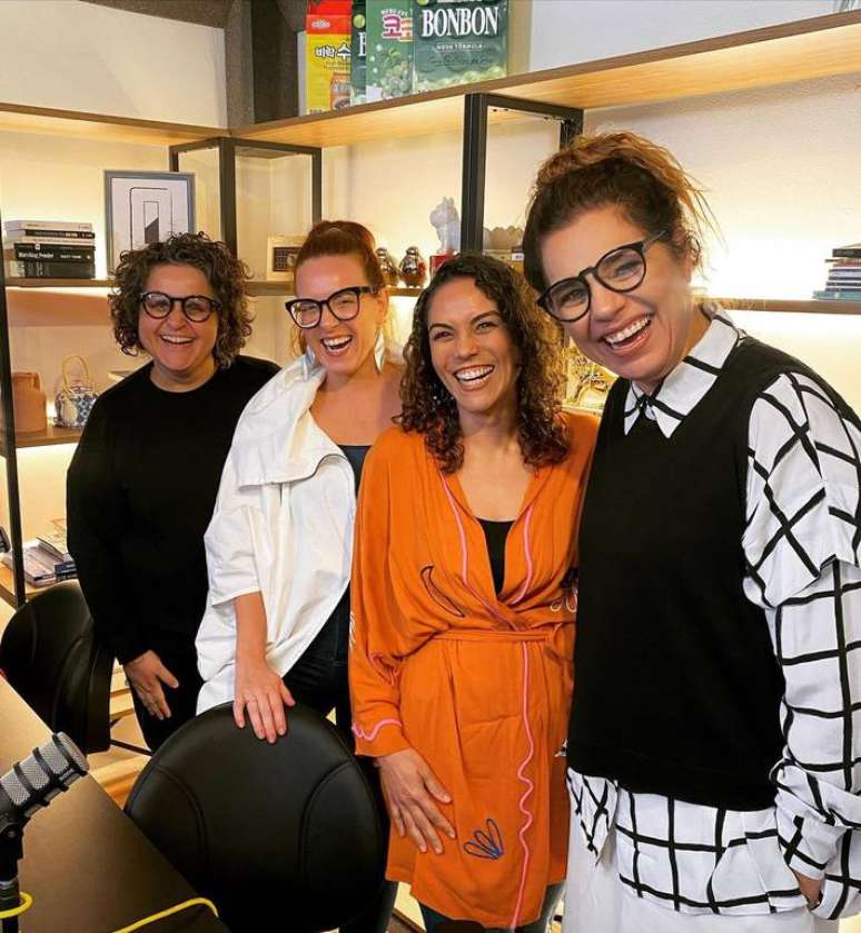 Juliana Wallauer e Cris Bartis recebem convidados para o 'Mamilos'