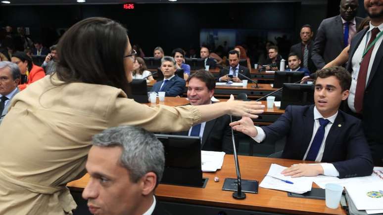 The speaker changes his vote and a lawsuit is filed against Nikolas Ferreira