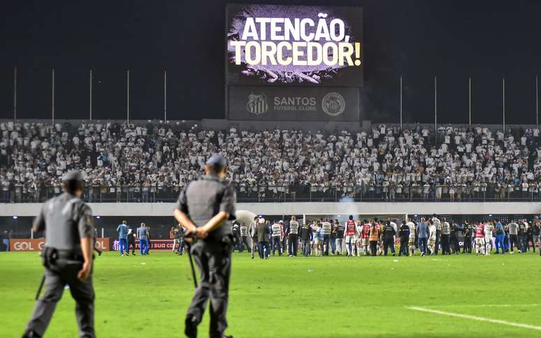 STJD suspende punição do Santos de dois jogos com portões fechados na Vila  Belmiro