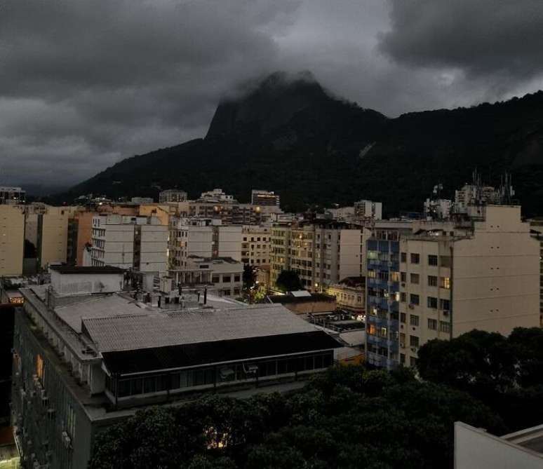 How will the temperature be in Sao Paulo and Rio in the next few days?