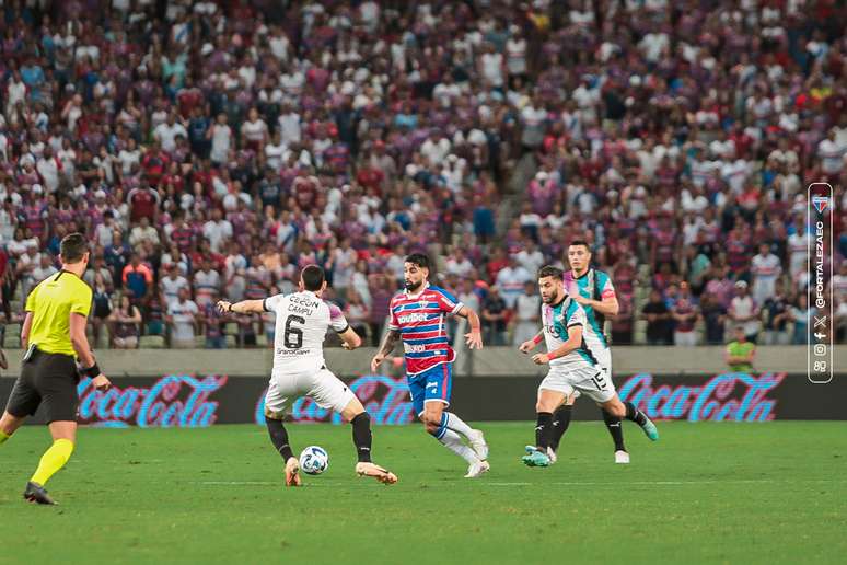 Marinho faz golaço de falta e classifica Fortaleza na Sul-Americana