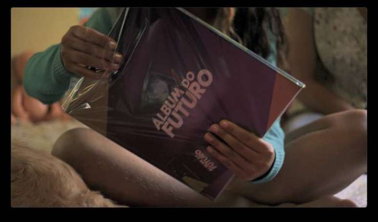 'Álbum do Futuro' é uma ação do projeto 'Quebrando Barreiras'