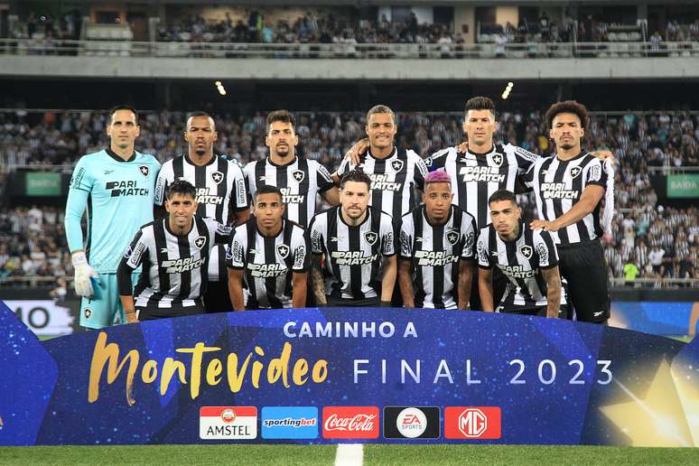 Botafogo vai ao Defensores del Chaco em busca da vaga nas quartas