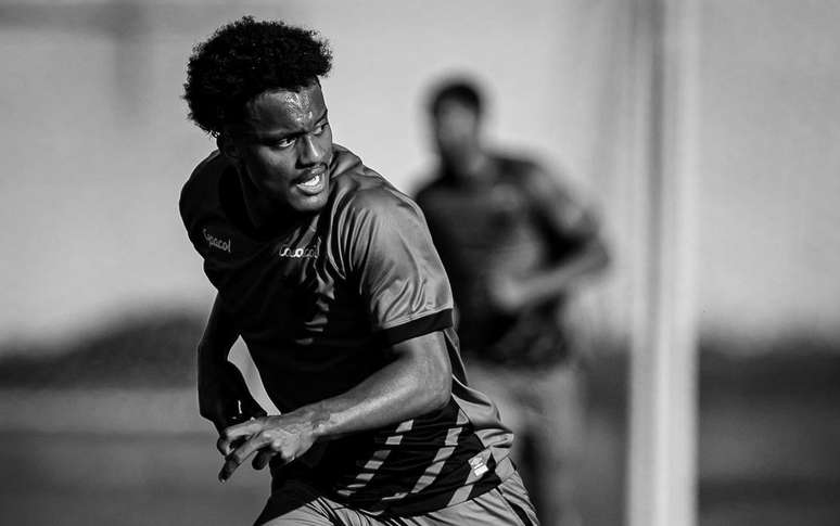 Keven Coloni pelo Athletico 