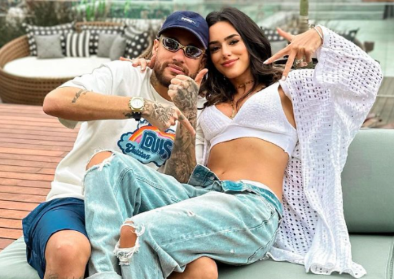 Neymar e Bruna Biancardi em an&uacute;ncio de gravidez
