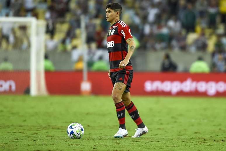 Ayrton Lucas pode deixar o Flamengo para jogador o futebol saudita &ndash;
