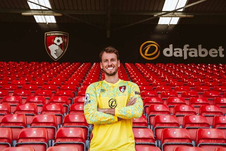 O brasileiro Neto segue como o goleiro do Bournemouth &ndash; Divulga&ccedil;&atilde;o / AFC Bournemouth