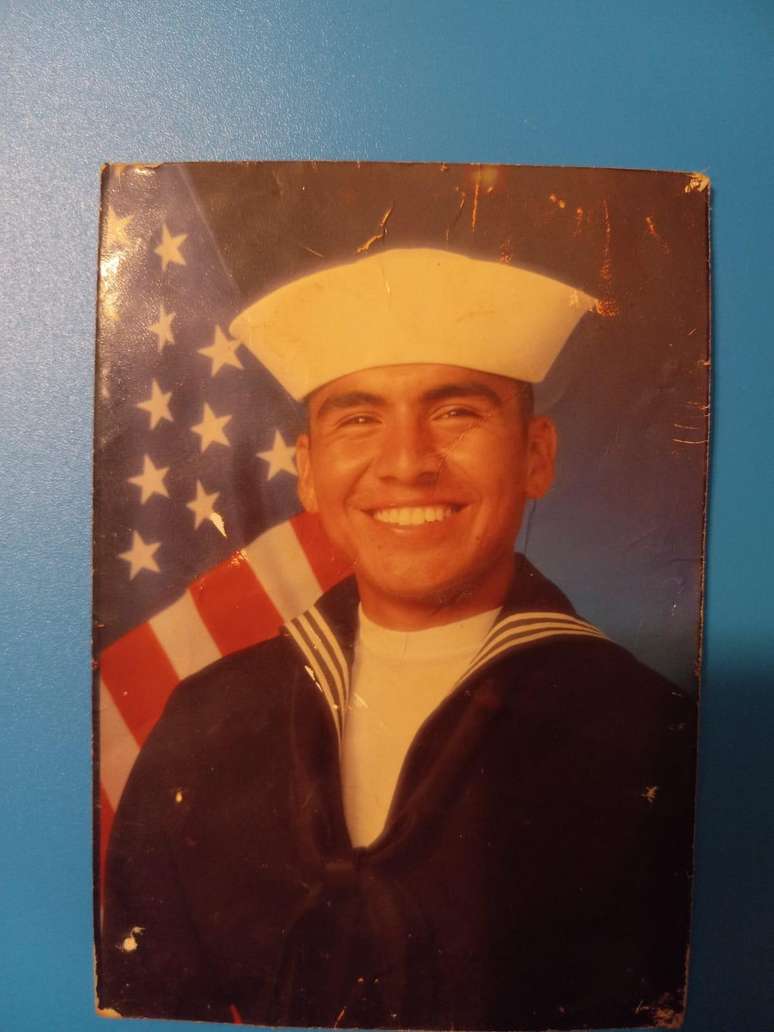 Rodríguez integrou força policial da Marinha dos Estados Unidos quando jovem