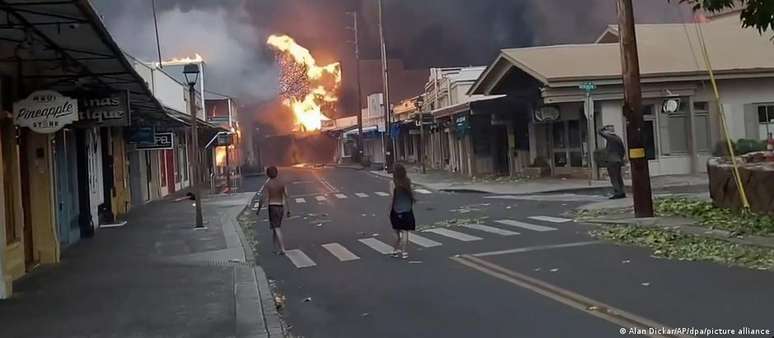 Fogo destriu grande parte da cidade de Lahaina