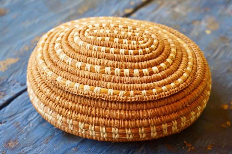 Produ&ccedil;&atilde;o da Associa&ccedil;&atilde;o das Mulheres Ind&iacute;genas do Alto Rio Negro estimula o artesanato e a agricultura.