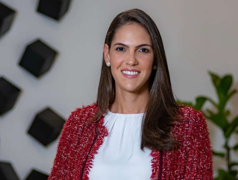 Giovana Monteiro &eacute; especialista em Direito Imobil&aacute;rio e Direito de Contratos