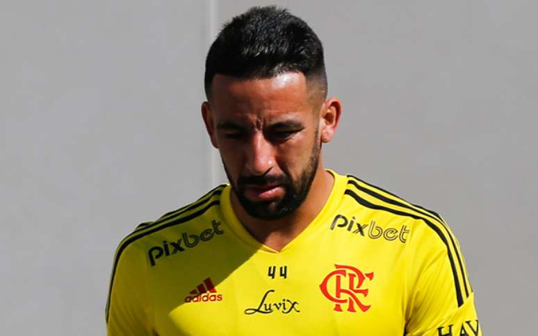 Mauricio Isla 🇨🇱 llegó a Brasil, fue presentado en Flamengo 🇧🇷 y ya se  entrenó⁣ ⁣ 📸 /Flamengo⁣ ⁣ #Flamengo #Mengao #Isla #MauricioIsla #Chi…