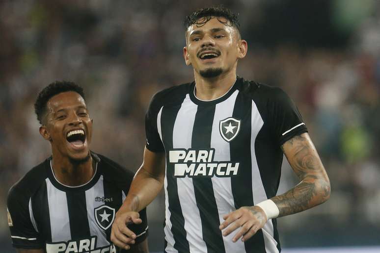 Tiquinho vai desfalcar o Botafogo no mês de agosto – Vitor Silva/Botafogo.