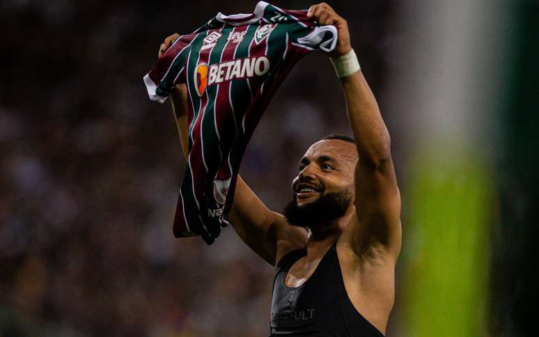 In the top scorer phase with the Fluminense shirt, Samuel Xavier jokes about the goal: ’23 goals’