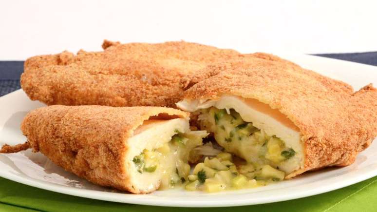 Recipe for breaded chicken stuffed with zucchini and cheese