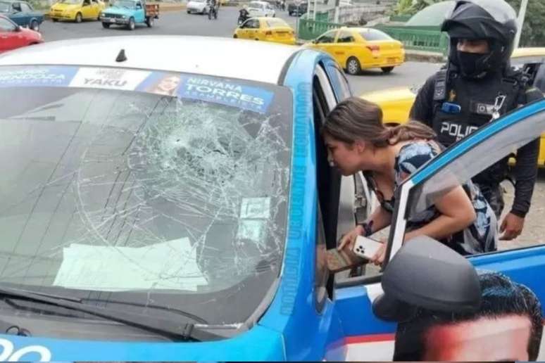 Carro em que candidata estava foi alvo de tiros