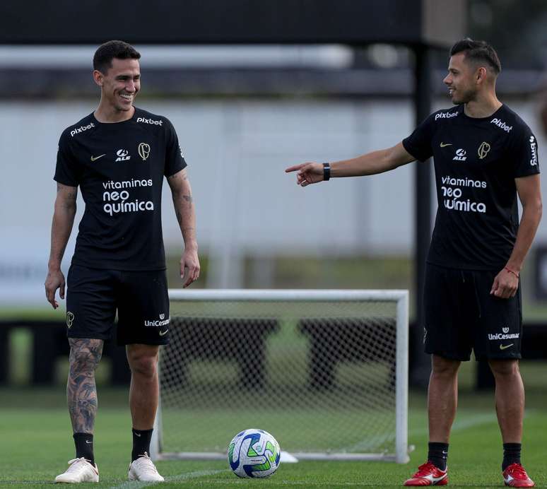 Meia do Corinthians está fora de grande clássico ou vai jogar?