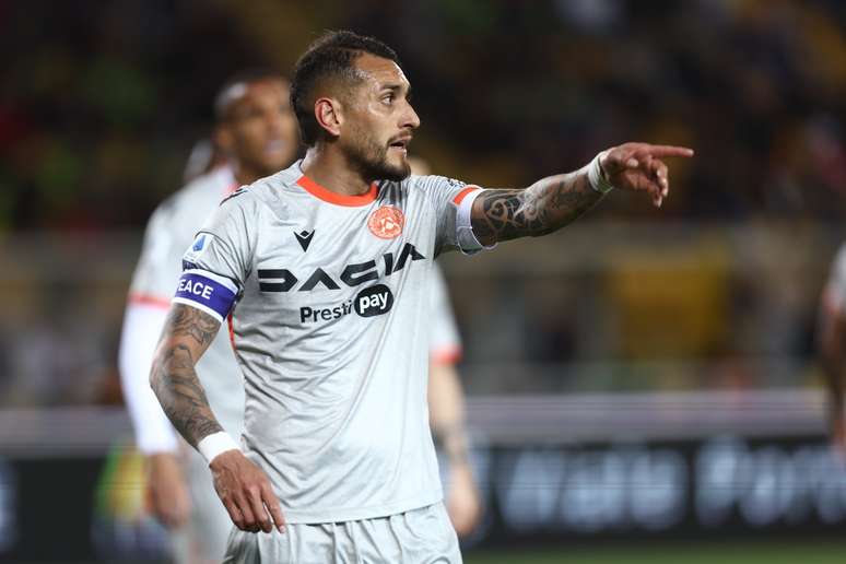 Santos wants to reinforce with Roberto Pereyra