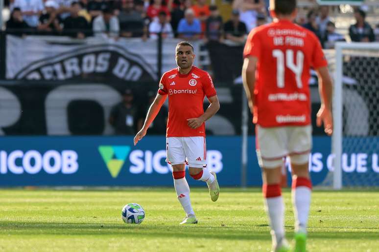 Internacional 2 x 3 Botafogo: veja os gols e principais lances do jogo do  Brasileirão