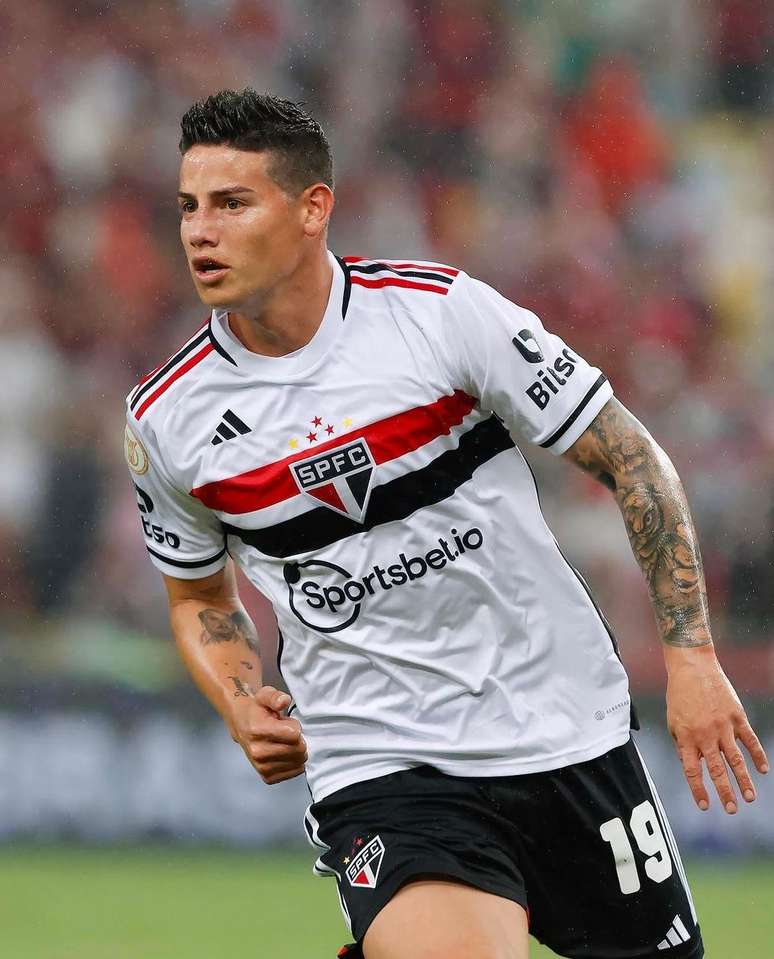 James Rodríguez estreia contra o Flamengo