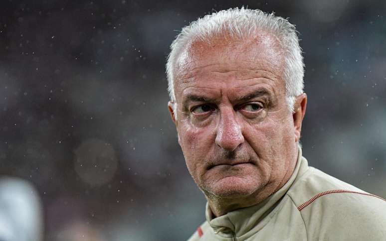 Dorival reprimanded with referee after penalty: ‘We could score more points in the league’