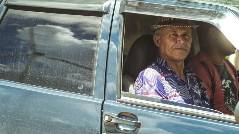 O agricultor Acácio Noronha vive a 150 metros de quatro torres, em Sobradinho