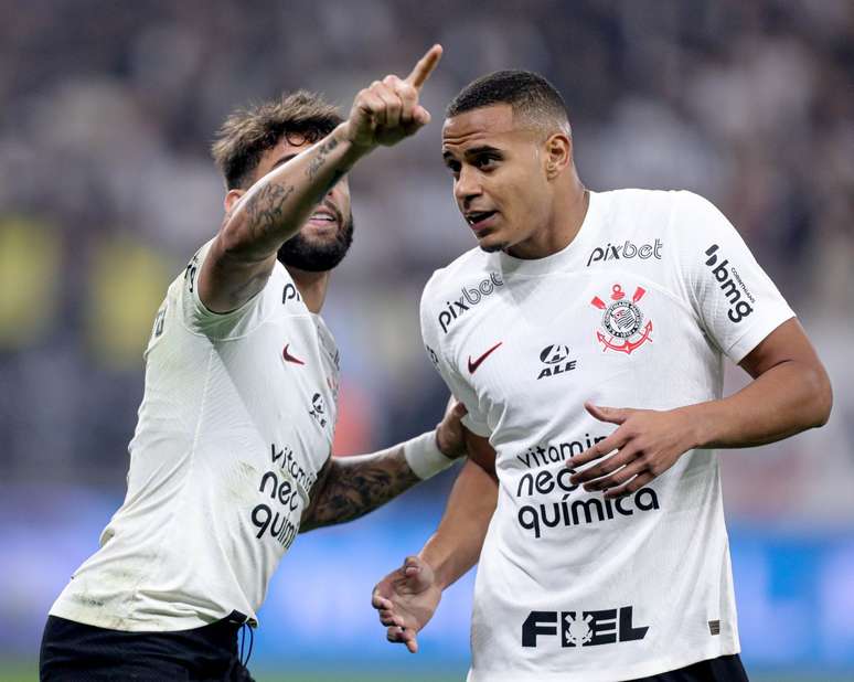 Clube inglês faz oferta por Murillo, e Corinthians avisa quanto