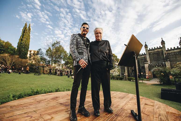 Projeto em v&iacute;deo foi gravado em Vinhedo (SP), ao ar livre, misturando castelos medievais e paisagens naturais