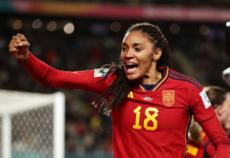 Salma Paralluelo usa a velocidade dos tempos de atletismo para dar agilidade ao ataque espanhol
