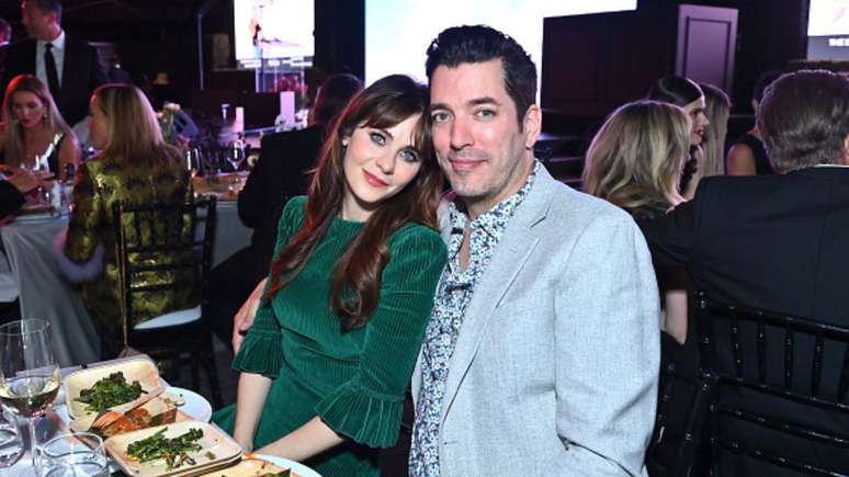 Zooey Deschanel e Jonathan Scott anunciam noivado