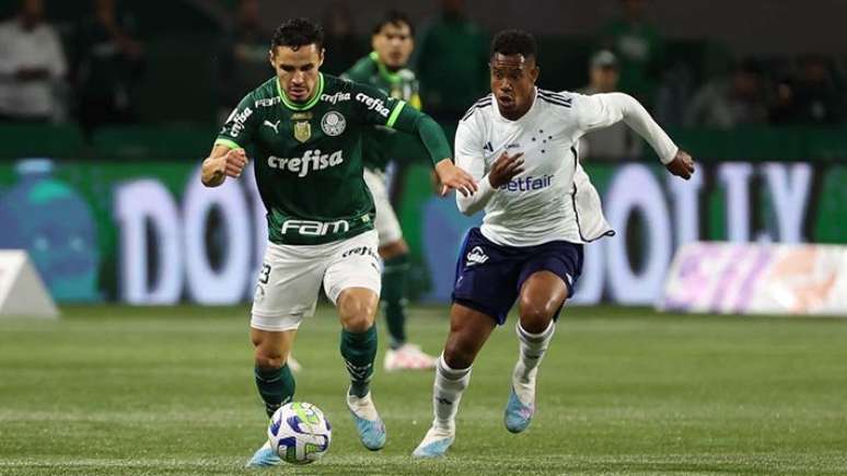 Palmeiras marca no fim e vence Cruzeiro no Brasileirão